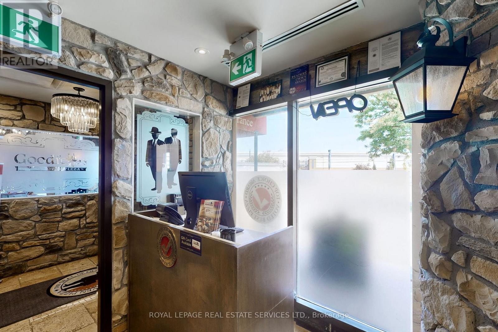 22 Ontario Street, Milton, Ontario  L9T 2M6 - Photo 3 - W12736698