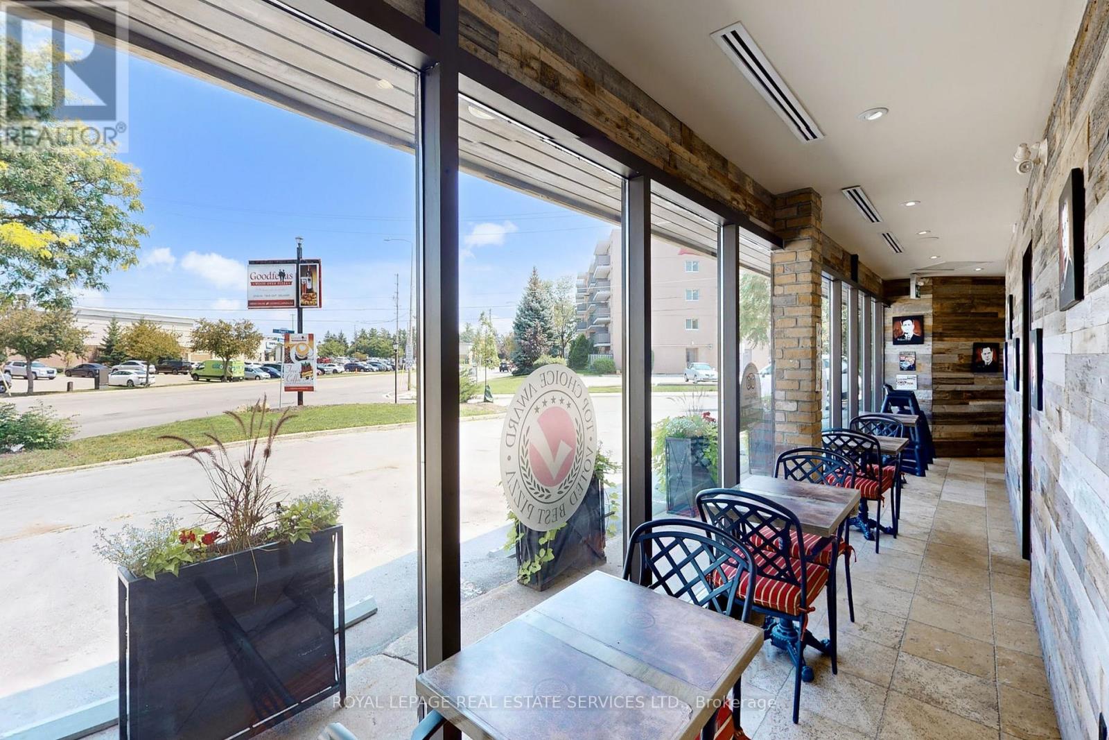 22 Ontario Street, Milton, Ontario  L9T 2M6 - Photo 4 - W12736698