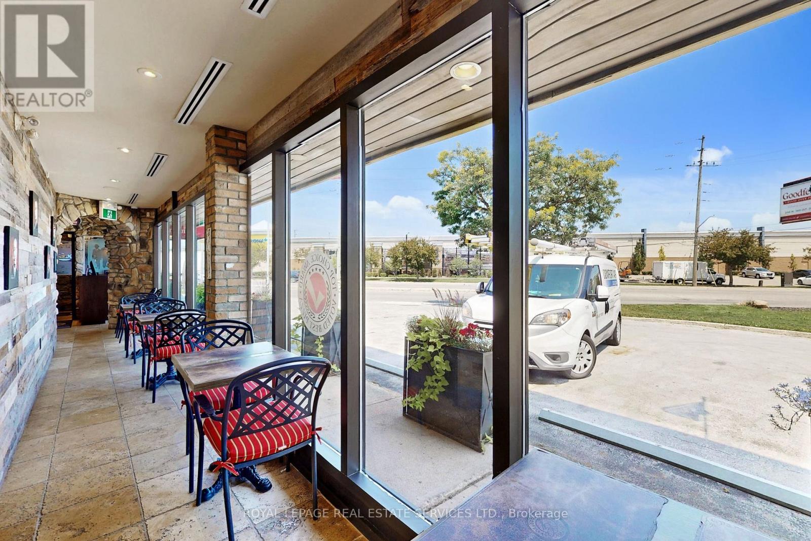 22 Ontario Street, Milton, Ontario  L9T 2M6 - Photo 6 - W12736698