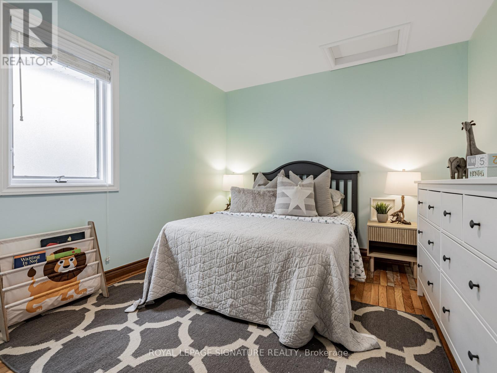 158 Bowie Avenue, Toronto, Ontario  M6E 2R3 - Photo 13 - W12736734