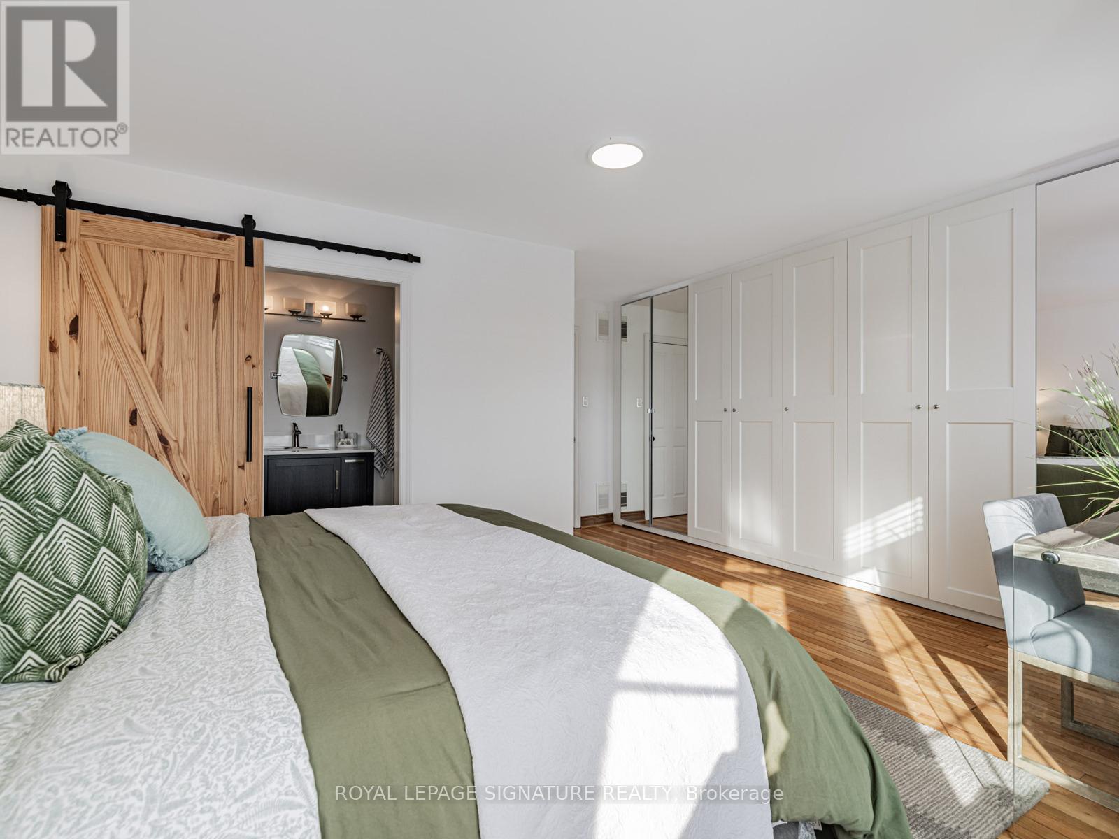 158 Bowie Avenue, Toronto, Ontario  M6E 2R3 - Photo 17 - W12736734