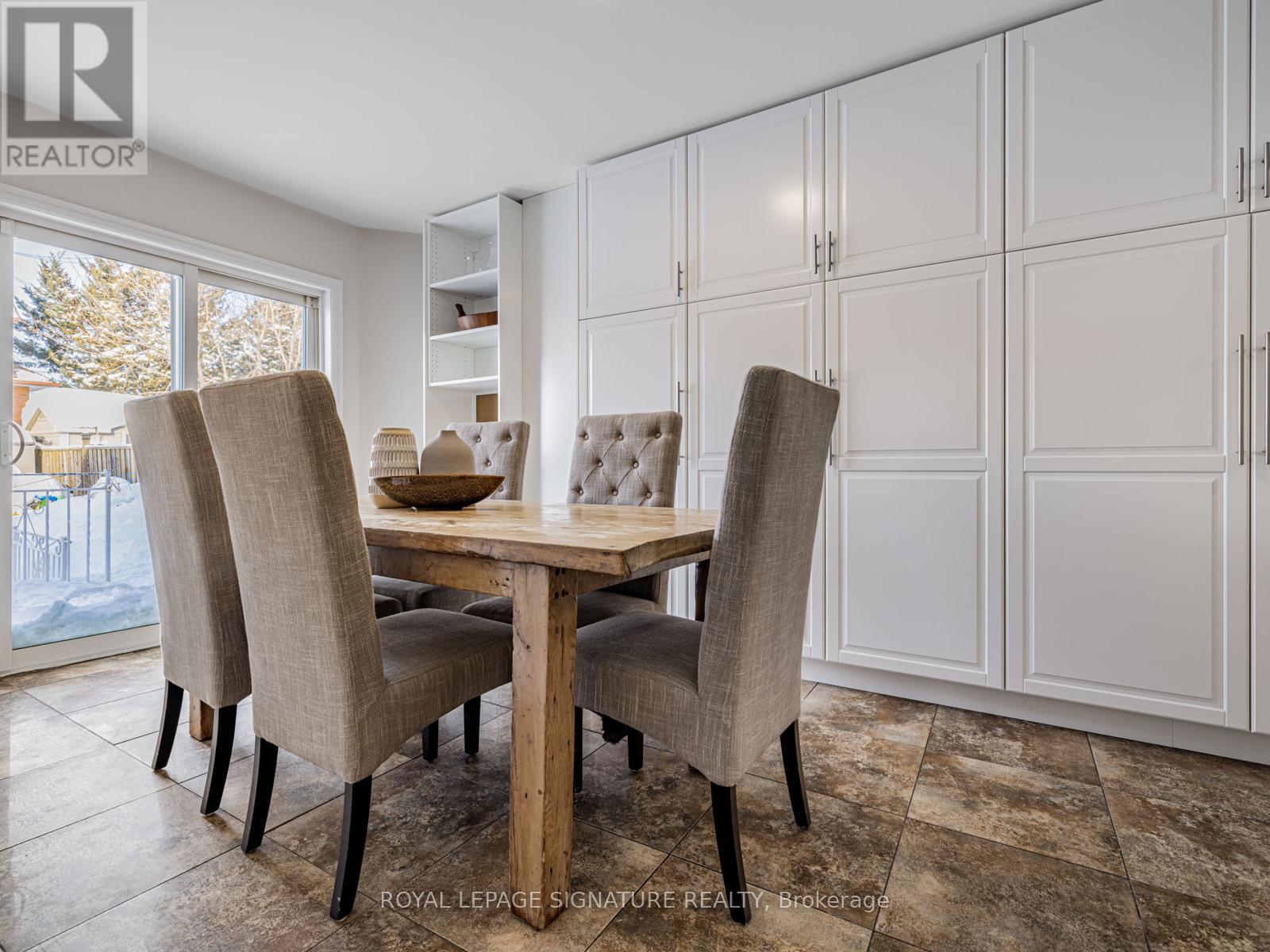 158 Bowie Avenue, Toronto, Ontario  M6E 2R3 - Photo 7 - W12736734