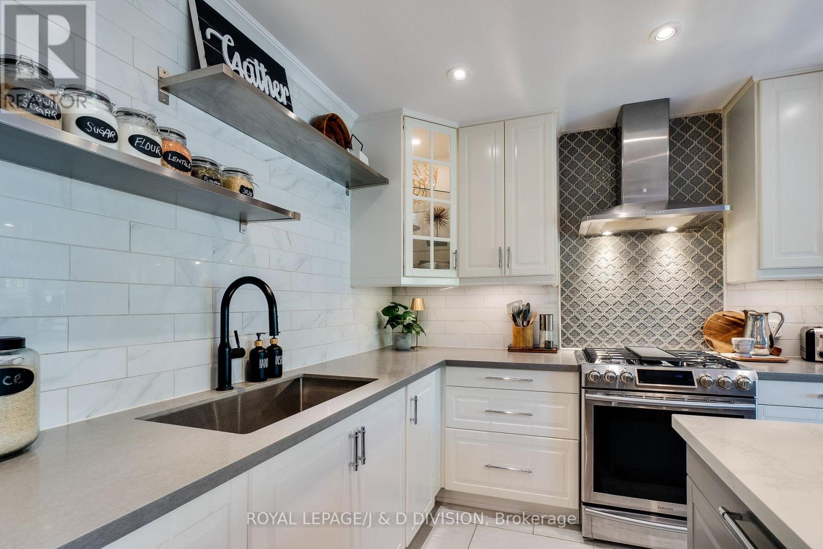 2448 Capilano Crescent, Oakville, Ontario  L6H 6L3 - Photo 11 - W12736738