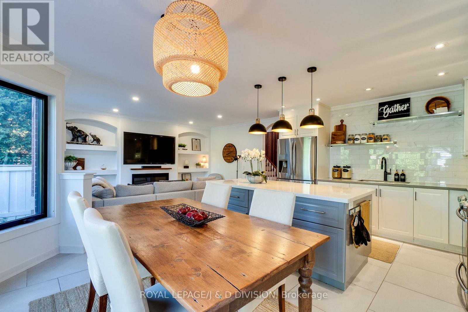 2448 Capilano Crescent, Oakville, Ontario  L6H 6L3 - Photo 9 - W12736738