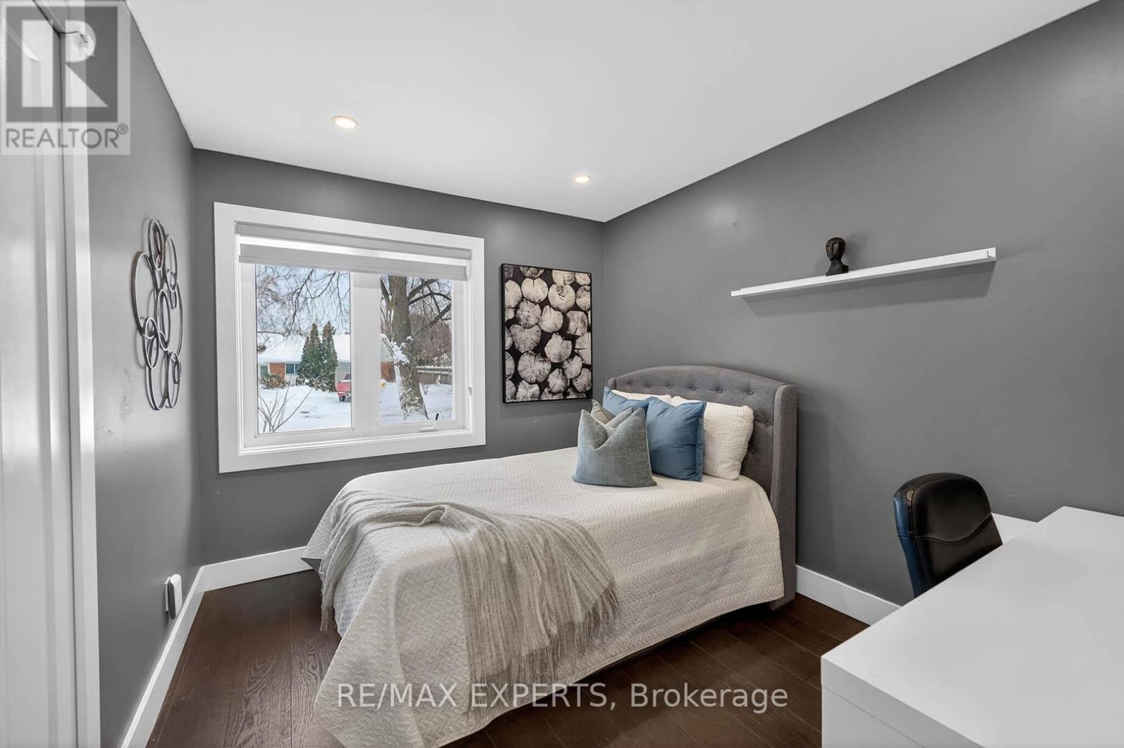 60 Suburban Drive, Mississauga, Ontario  L5N 1G9 - Photo 21 - W12736772