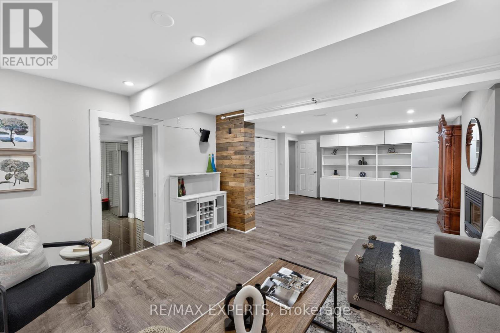 60 Suburban Drive, Mississauga, Ontario  L5N 1G9 - Photo 27 - W12736772