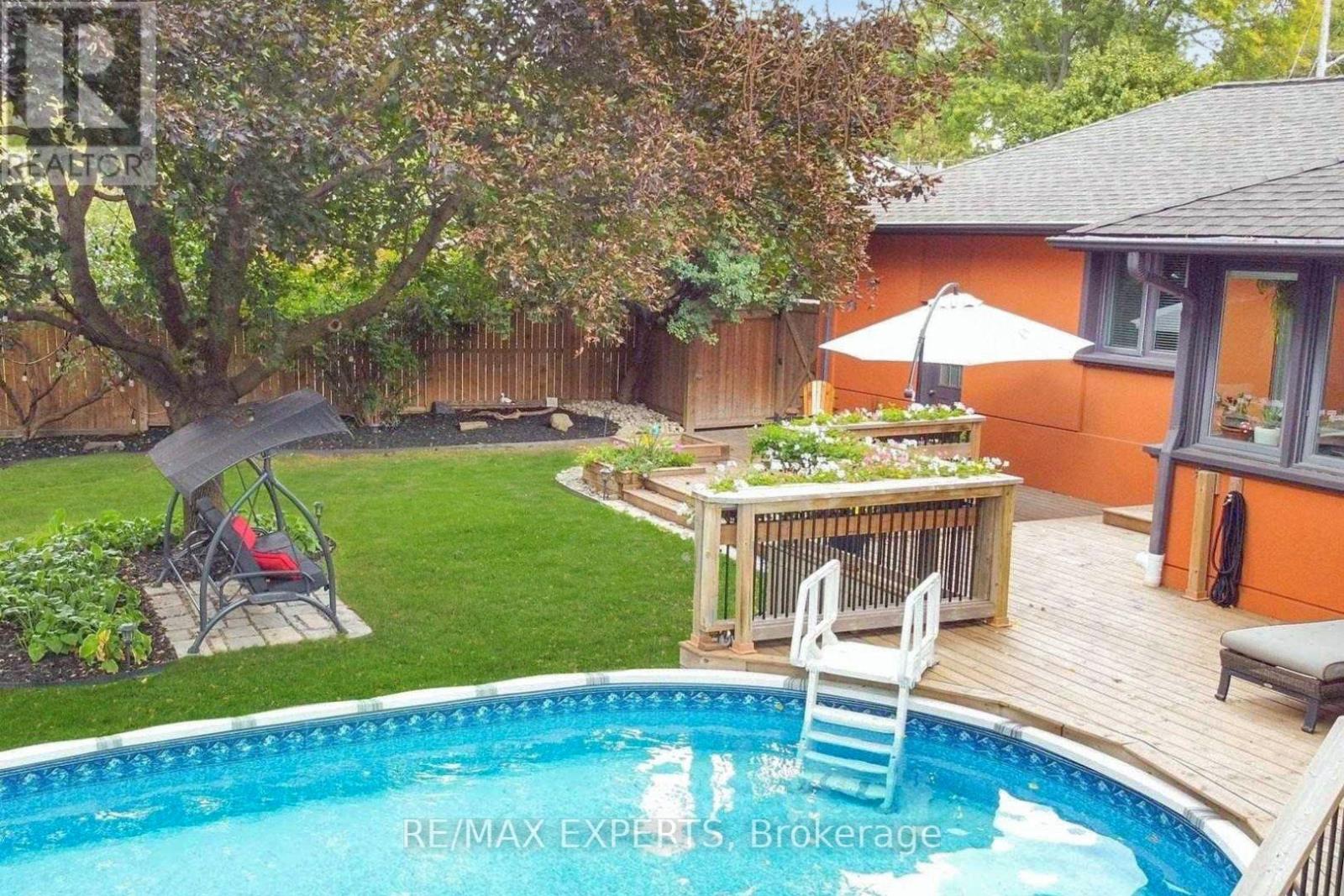 60 Suburban Drive, Mississauga, Ontario  L5N 1G9 - Photo 34 - W12736772