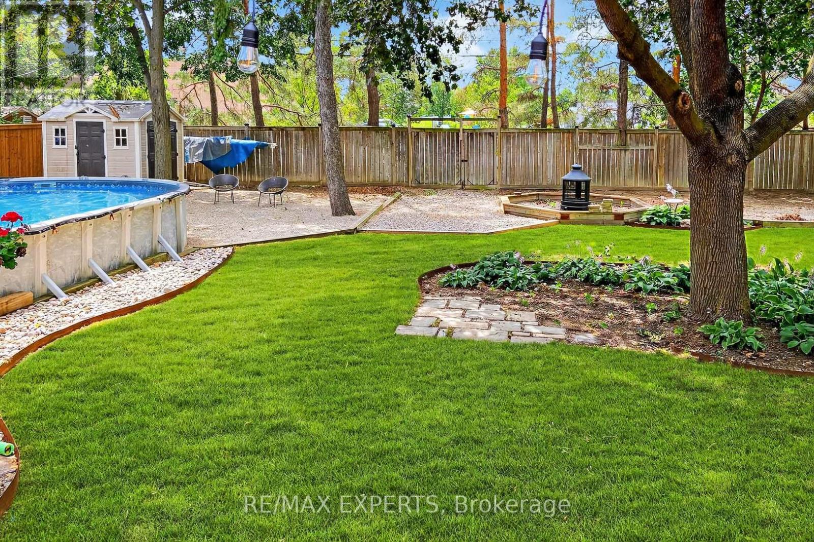 60 Suburban Drive, Mississauga, Ontario  L5N 1G9 - Photo 38 - W12736772