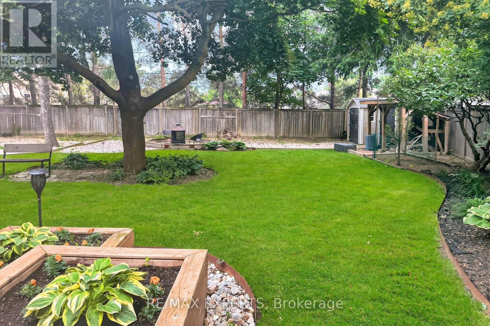 60 Suburban Drive, Mississauga, Ontario  L5N 1G9 - Photo 39 - W12736772