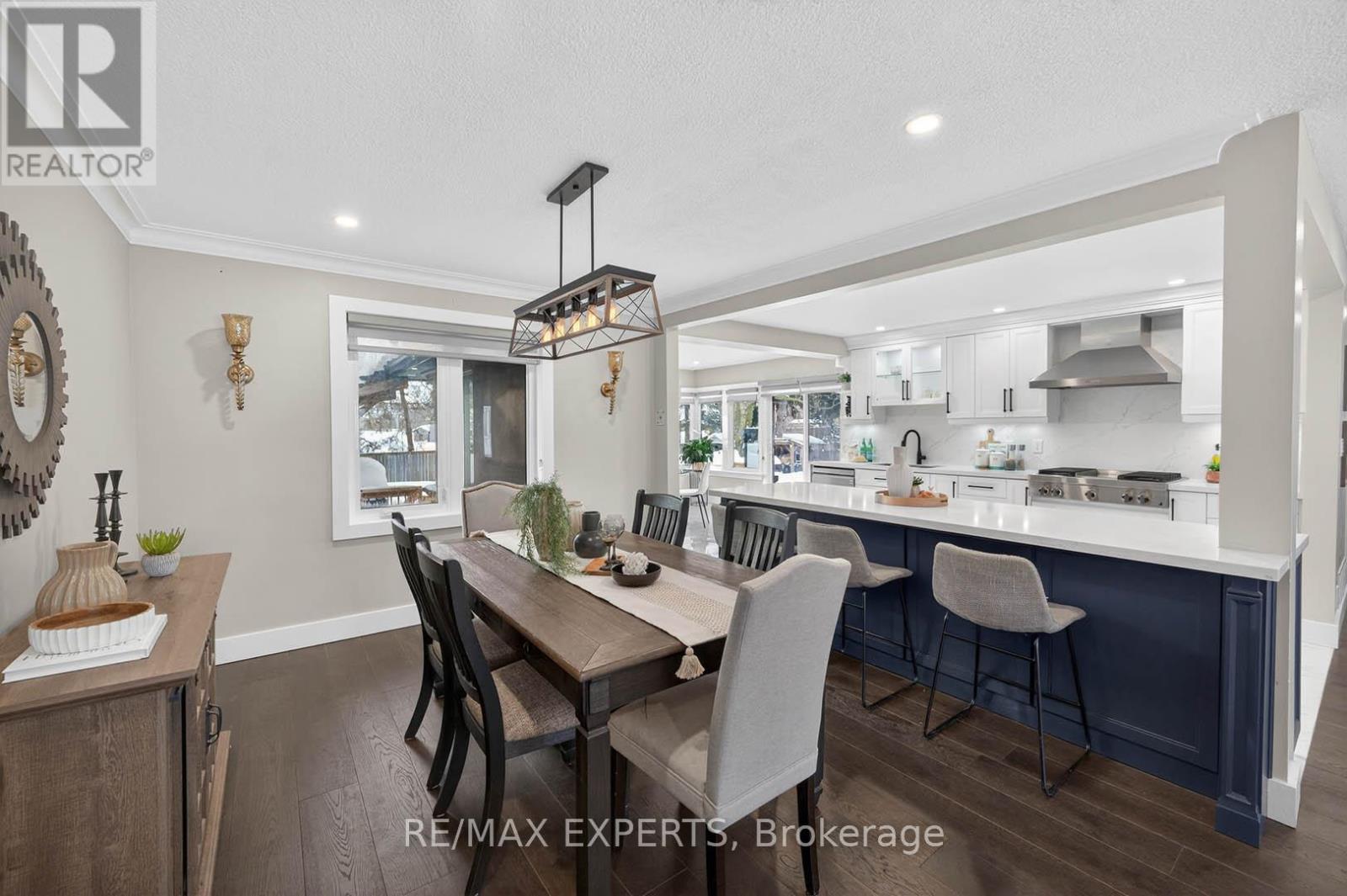 60 Suburban Drive, Mississauga, Ontario  L5N 1G9 - Photo 9 - W12736772