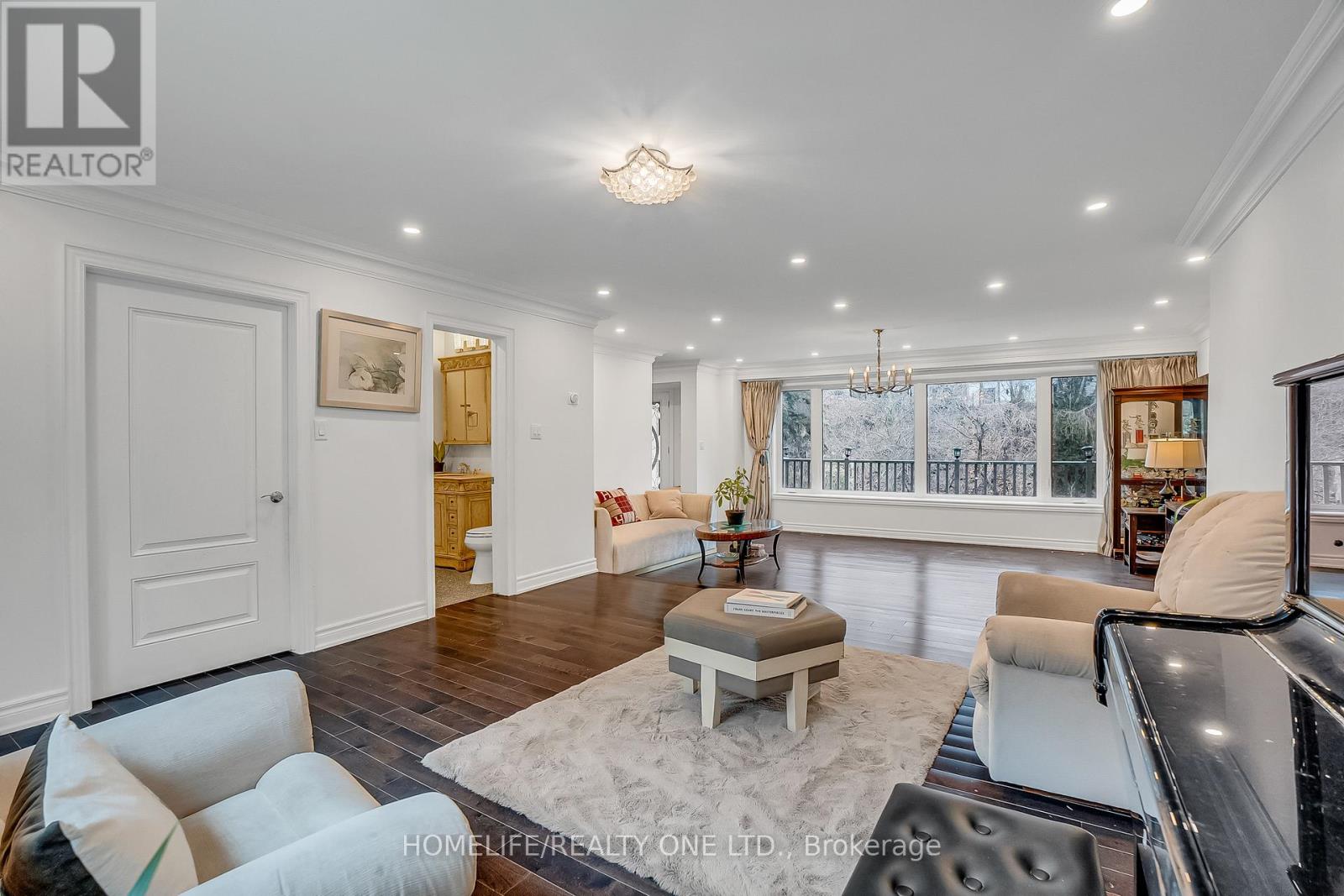 31 Bearwood Drive, Toronto, Ontario  M9A 4G5 - Photo 12 - W12736796