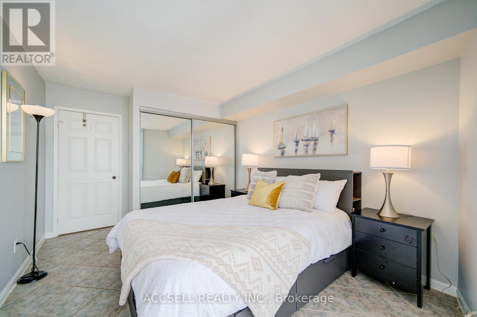 1804 - 50 Eglinton Avenue W, Mississauga, Ontario  L5R 3P5 - Photo 28 - W12736800