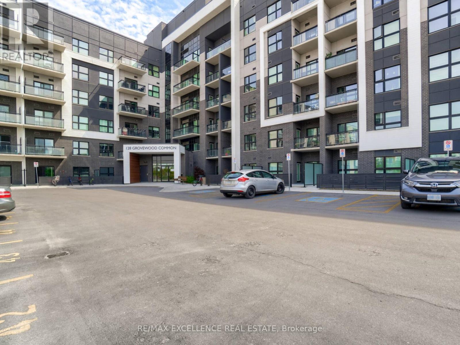 128 Grovewood Common Crescent, Oakville, Ontario  L6H 0X3 - Photo 2 - W12736810