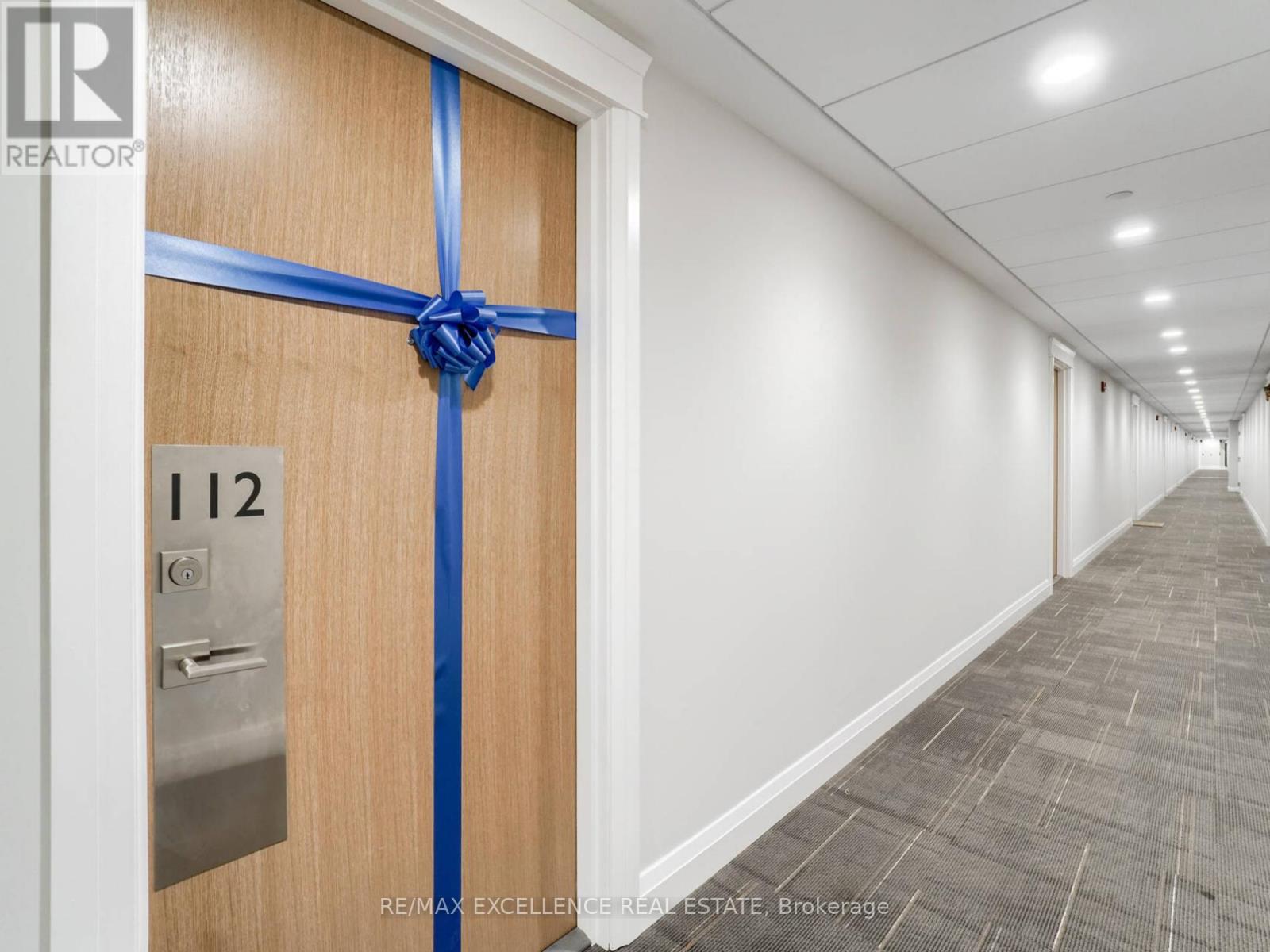 128 Grovewood Common Crescent, Oakville, Ontario  L6H 0X3 - Photo 6 - W12736810