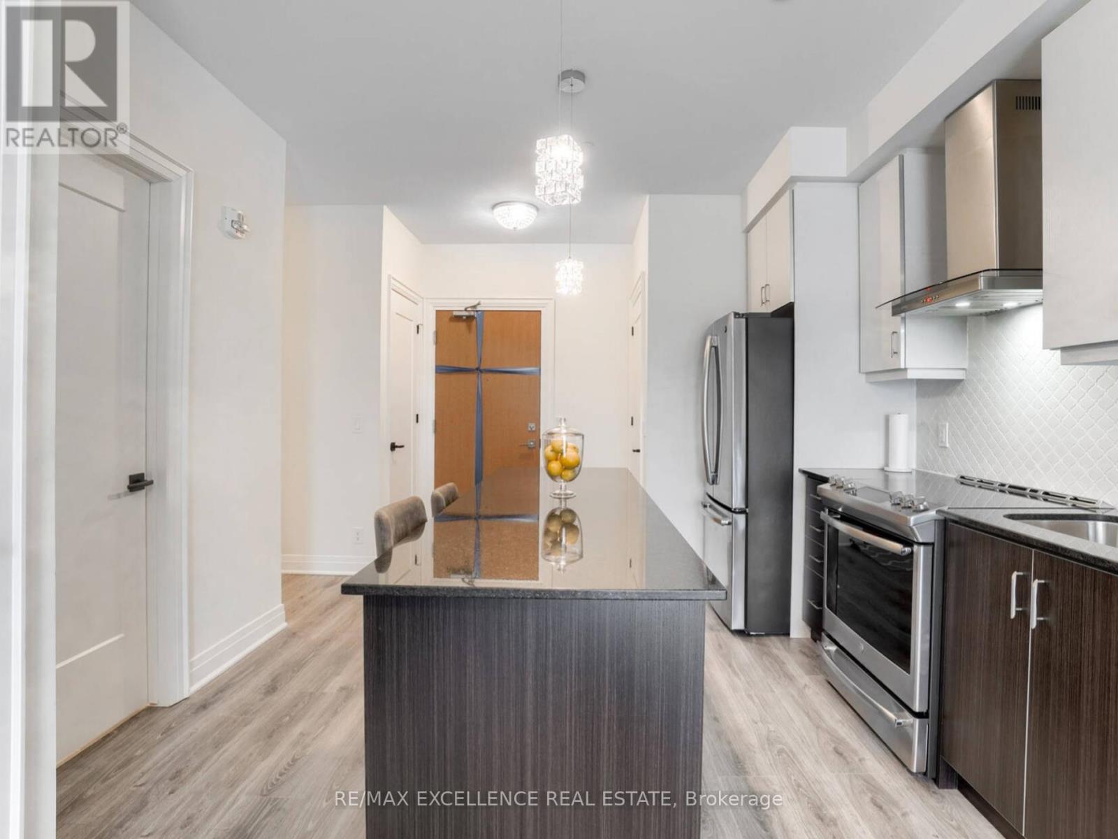 128 Grovewood Common Crescent, Oakville, Ontario  L6H 0X3 - Photo 9 - W12736810