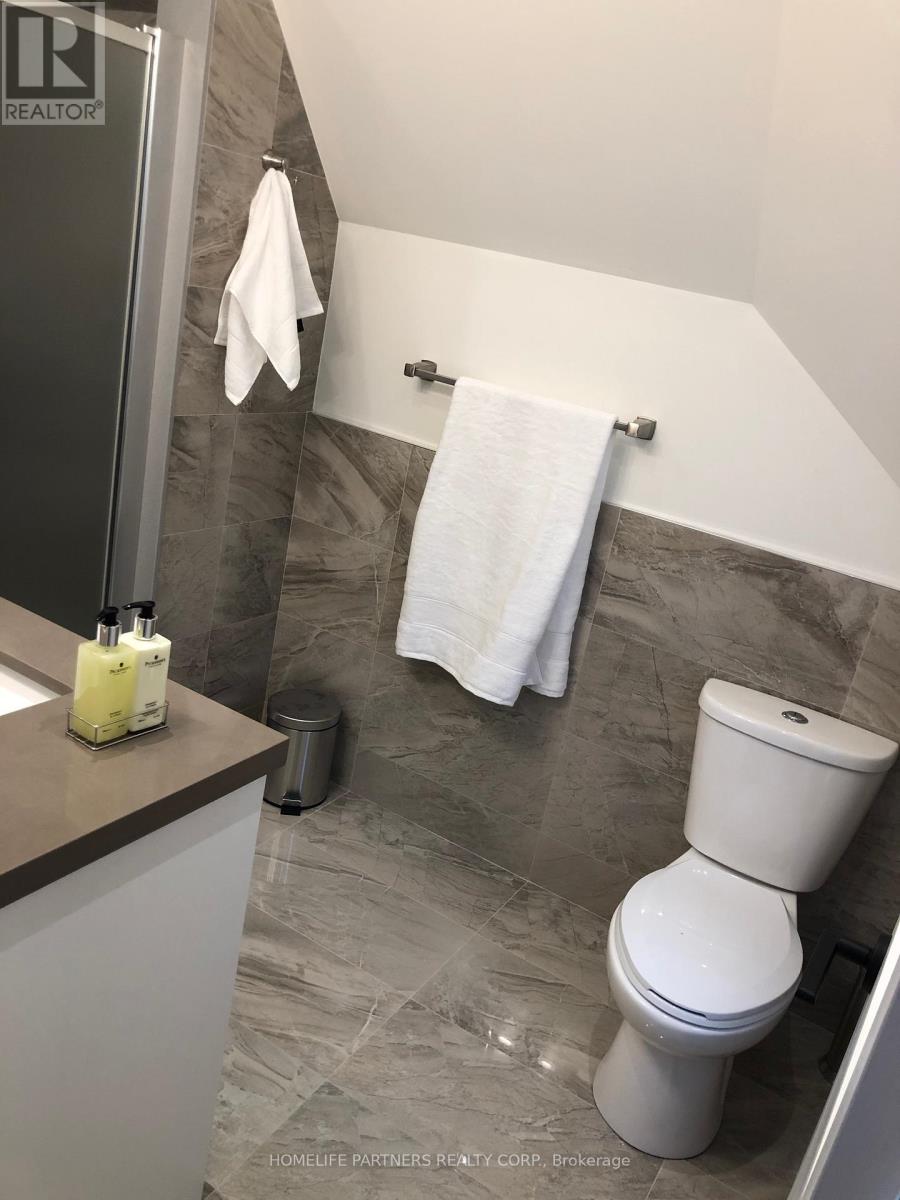 511 Indian Grove, Toronto, Ontario  M6P 2J1 - Photo 10 - W12736828