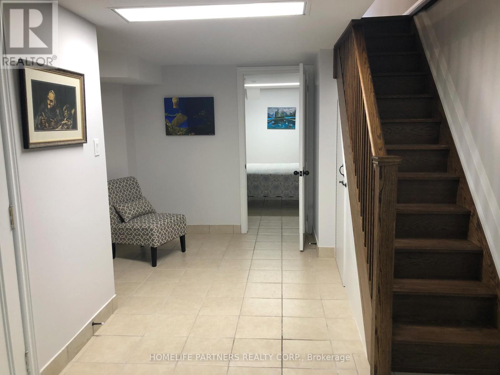 511 Indian Grove, Toronto, Ontario  M6P 2J1 - Photo 14 - W12736828