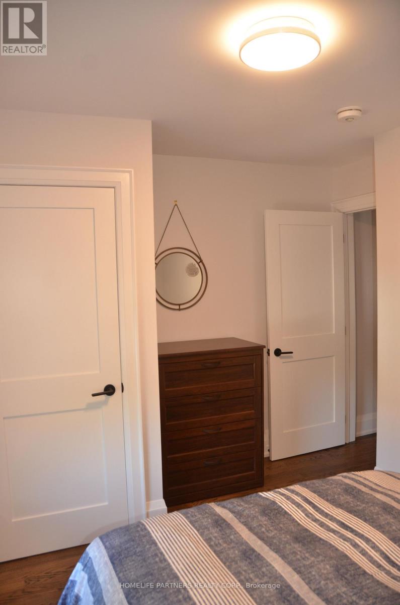 511 Indian Grove, Toronto, Ontario  M6P 2J1 - Photo 7 - W12736828