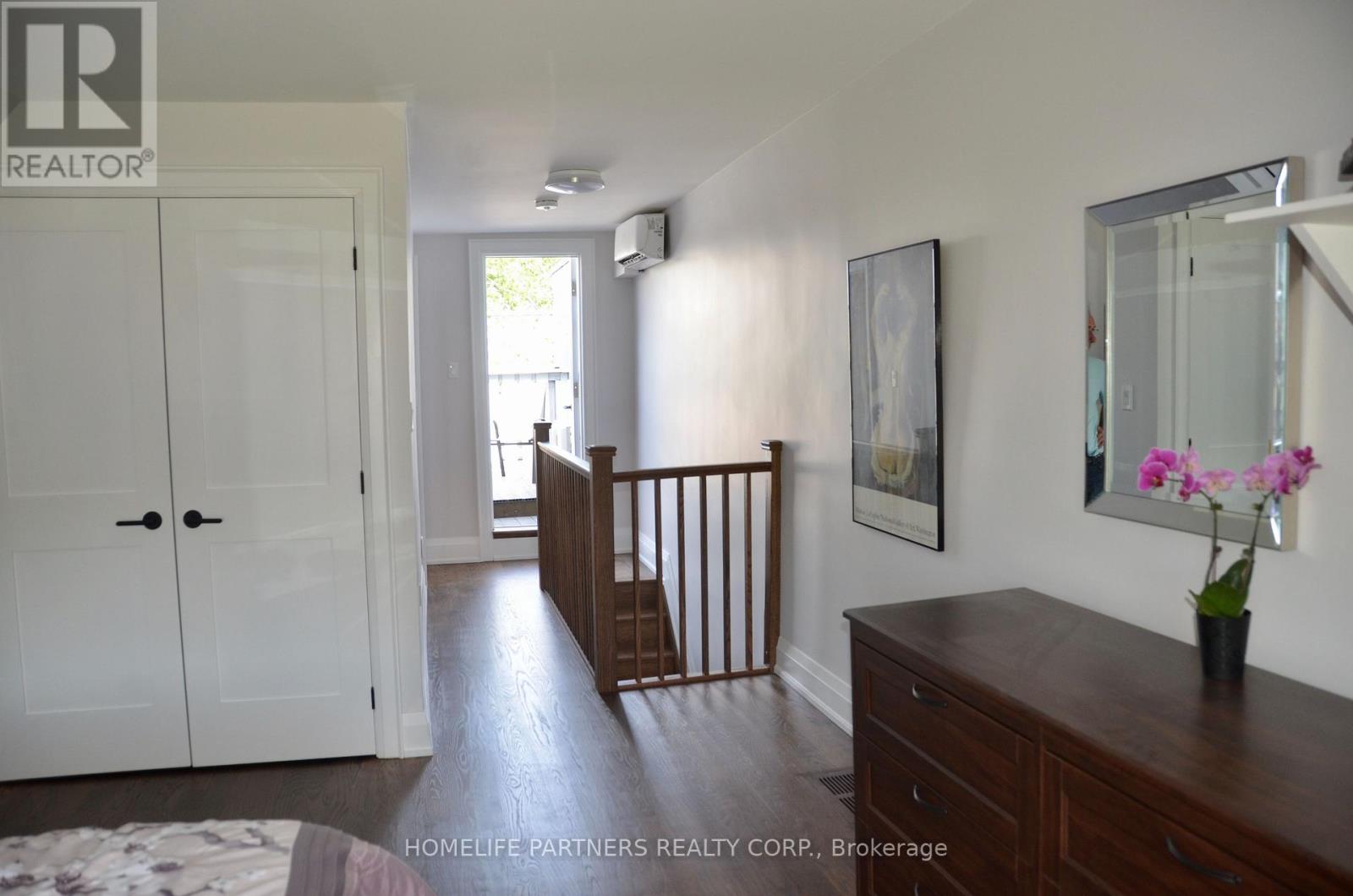 511 Indian Grove, Toronto, Ontario  M6P 2J1 - Photo 9 - W12736828