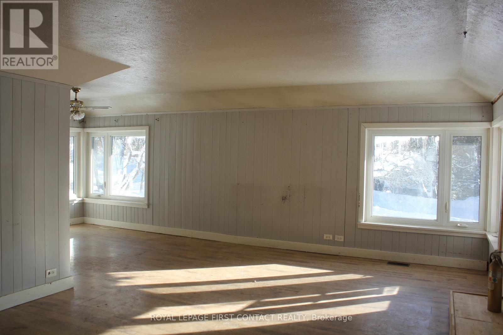 47 Riverside Drive, Dysart Et Al, Ontario  K0M 1S0 - Photo 11 - X12736762