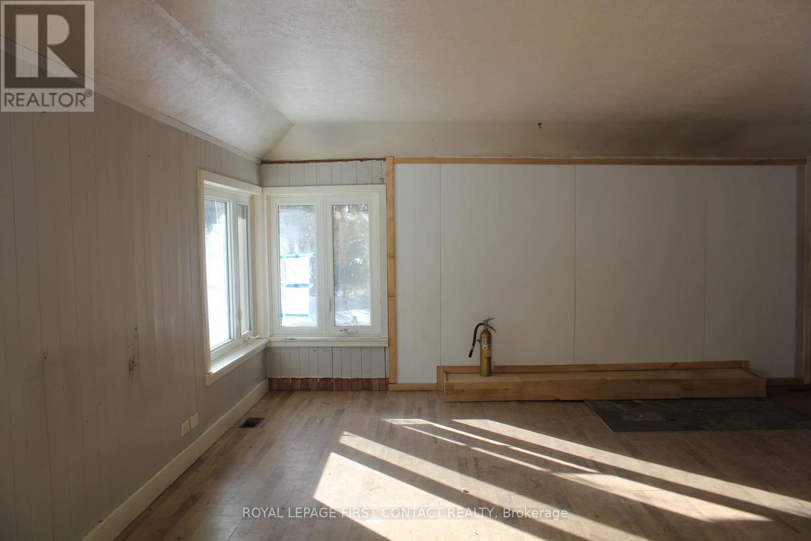 47 Riverside Drive, Dysart Et Al, Ontario  K0M 1S0 - Photo 13 - X12736762