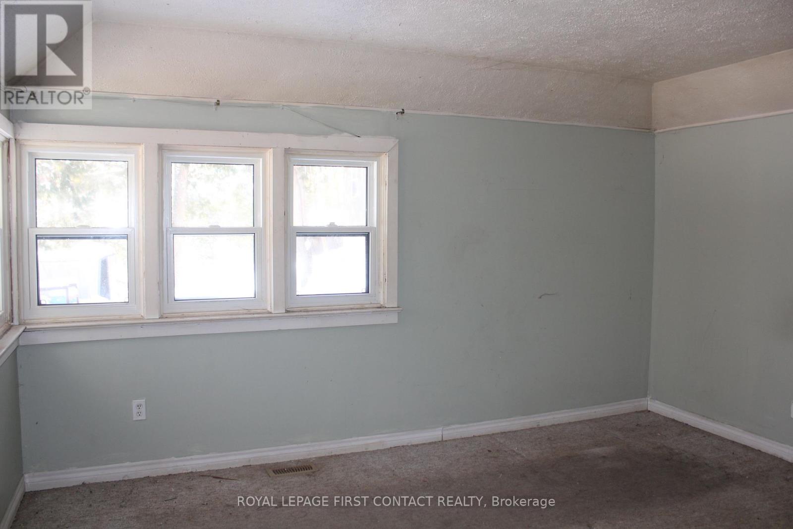 47 Riverside Drive, Dysart Et Al, Ontario  K0M 1S0 - Photo 16 - X12736762