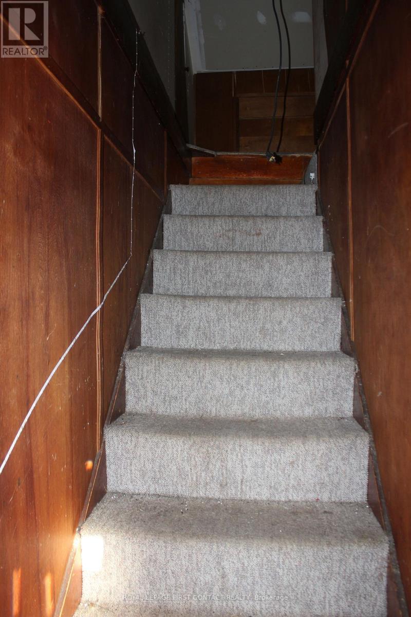 47 Riverside Drive, Dysart Et Al, Ontario  K0M 1S0 - Photo 17 - X12736762