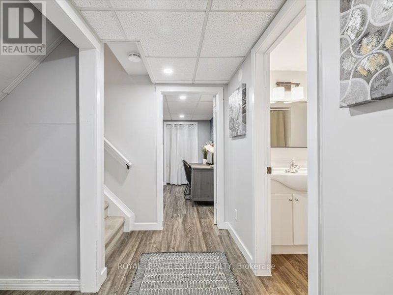 659 Upper Wentworth Street, Hamilton, Ontario  L9A 4V4 - Photo 32 - X12736816