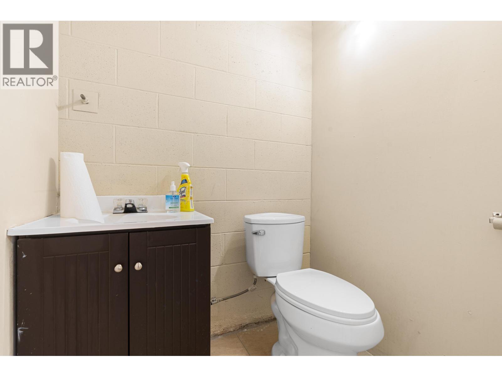 6360 Kingsway, Burnaby, British Columbia  V5E 1C5 - Photo 13 - C8075292