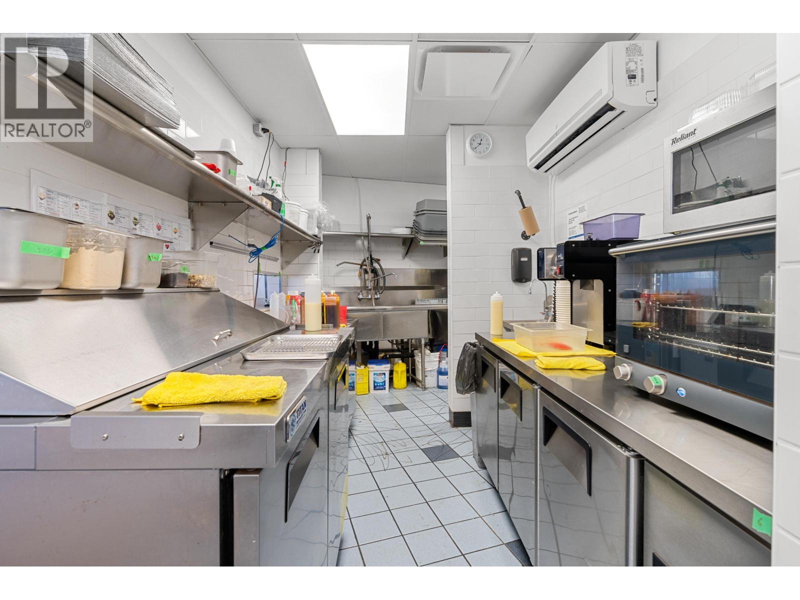 6360 Kingsway, Burnaby, British Columbia  V5E 1C5 - Photo 27 - C8075292