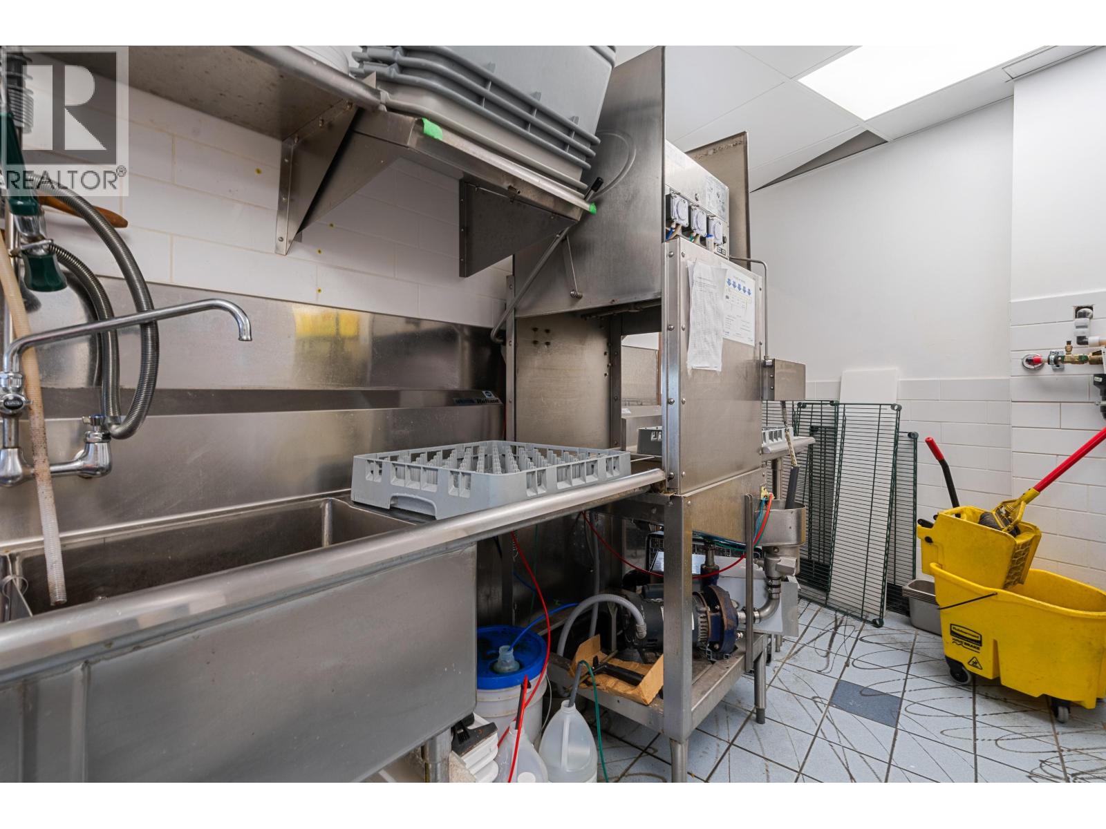 6360 Kingsway, Burnaby, British Columbia  V5E 1C5 - Photo 28 - C8075292