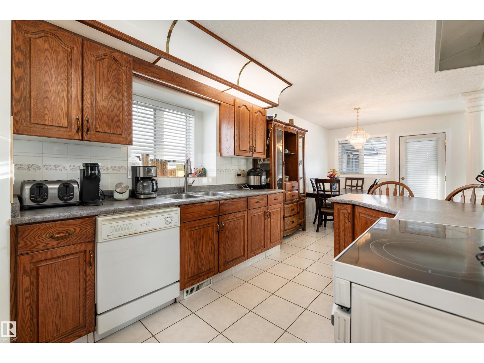 948 Ormsby Wd Nw, Edmonton, Alberta  T5T 6B1 - Photo 10 - E4471257