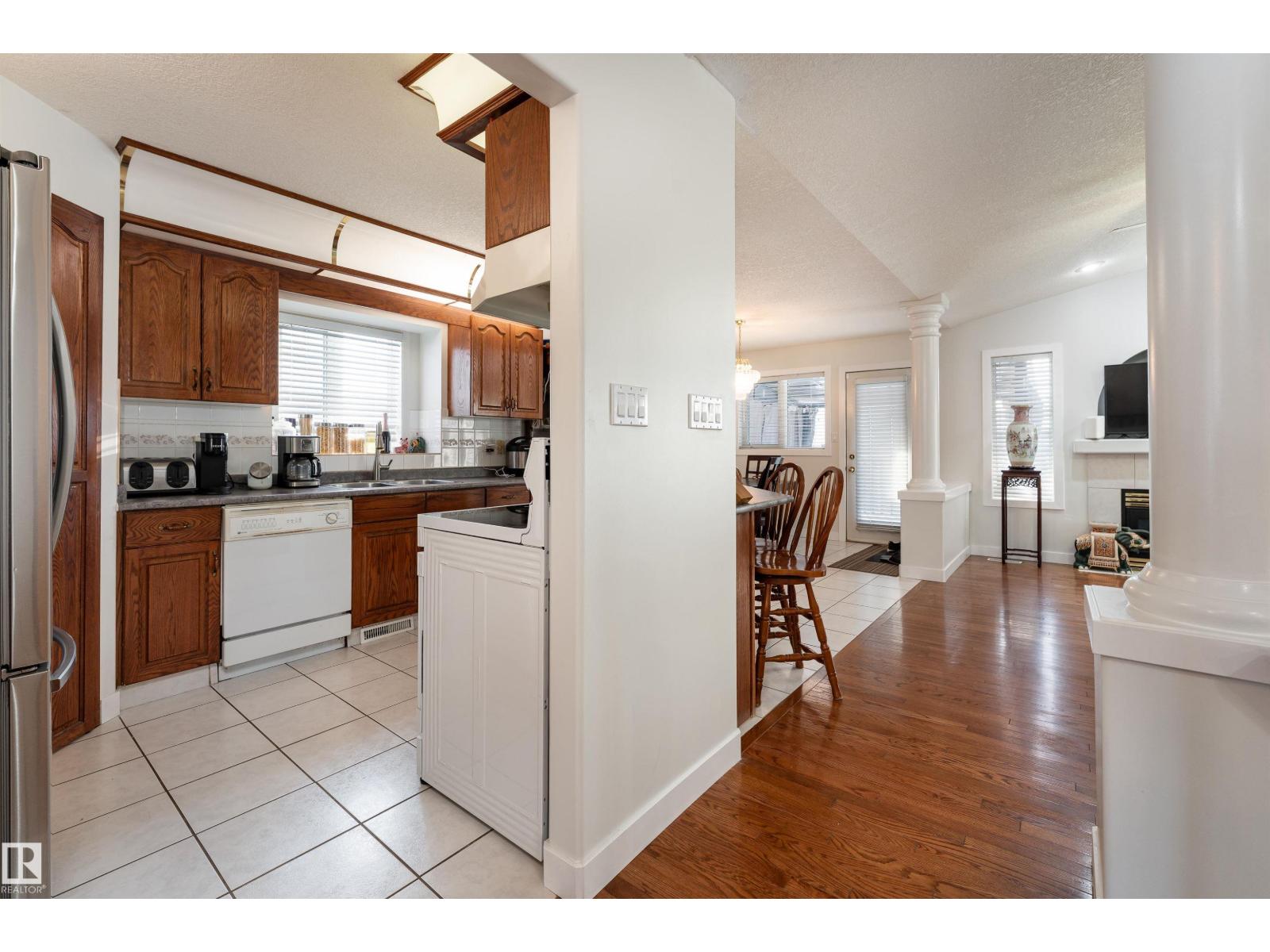 948 Ormsby Wd Nw, Edmonton, Alberta  T5T 6B1 - Photo 11 - E4471257