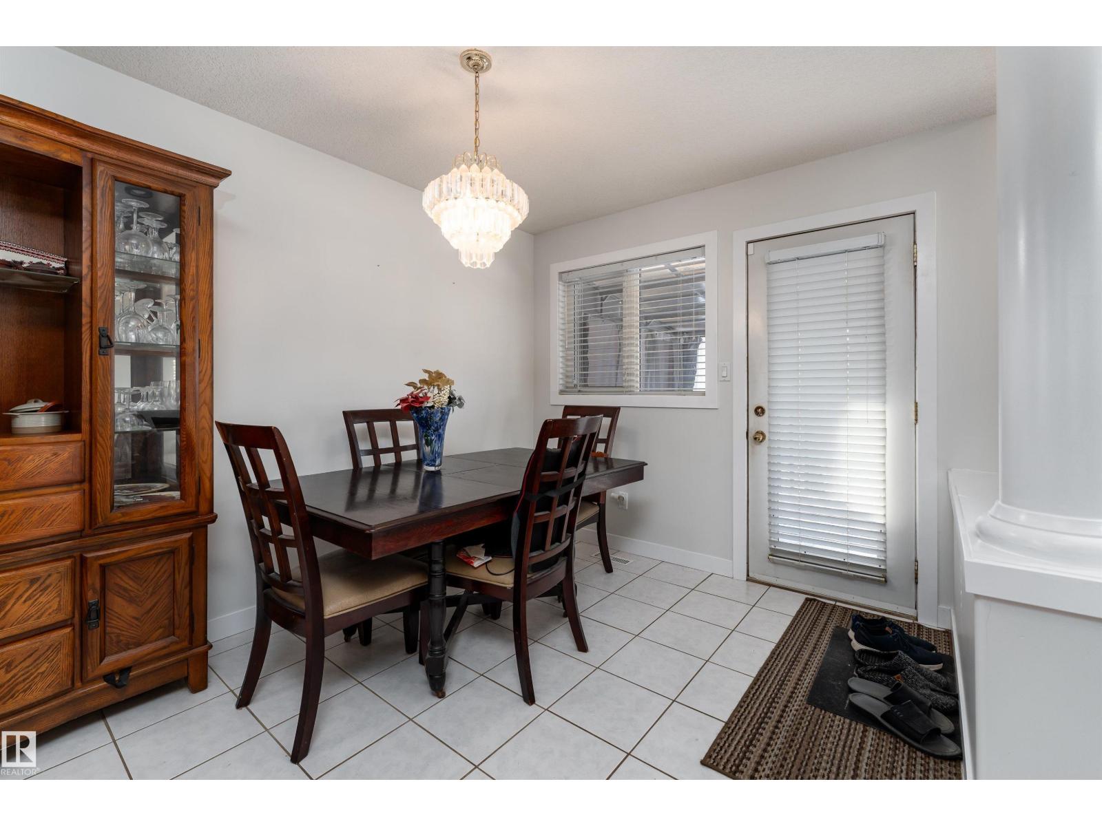 948 Ormsby Wd Nw, Edmonton, Alberta  T5T 6B1 - Photo 5 - E4471257