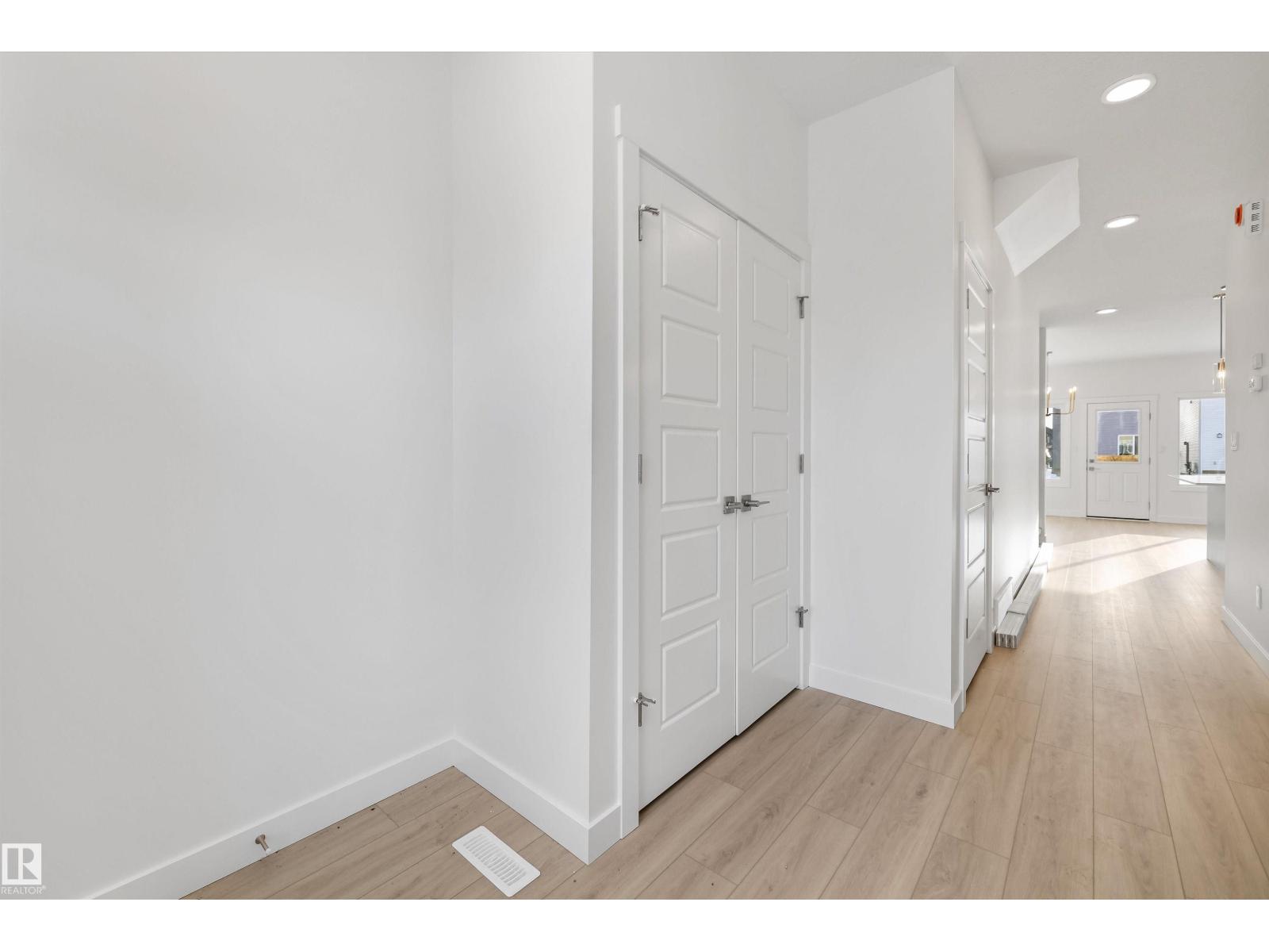 18851 29 Av Nw, Edmonton, Alberta  T6M 3C5 - Photo 4 - E4471259