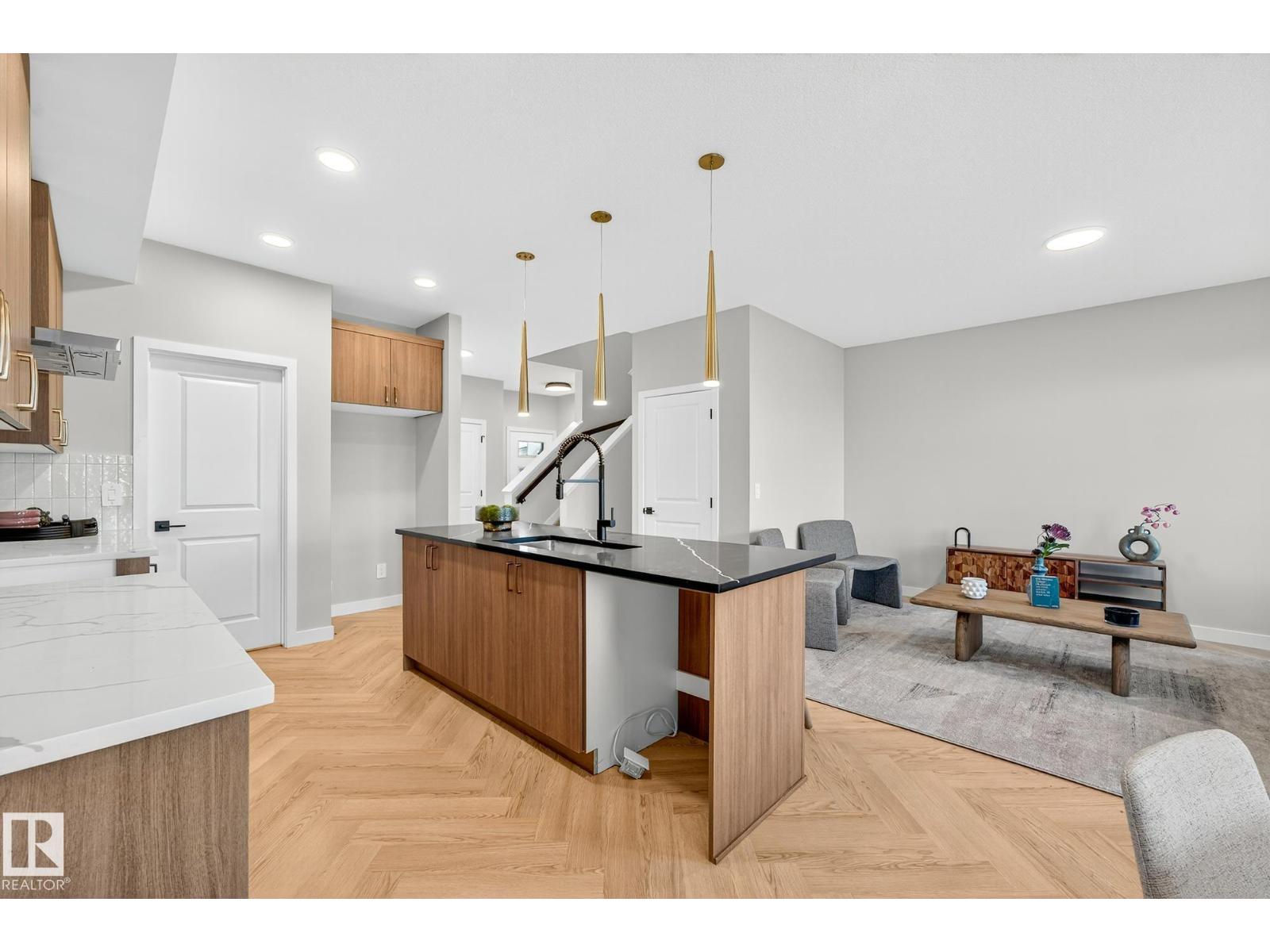 8233 Kiriak Lo Sw, Edmonton, Alberta  T6W 5S2 - Photo 7 - E4471266