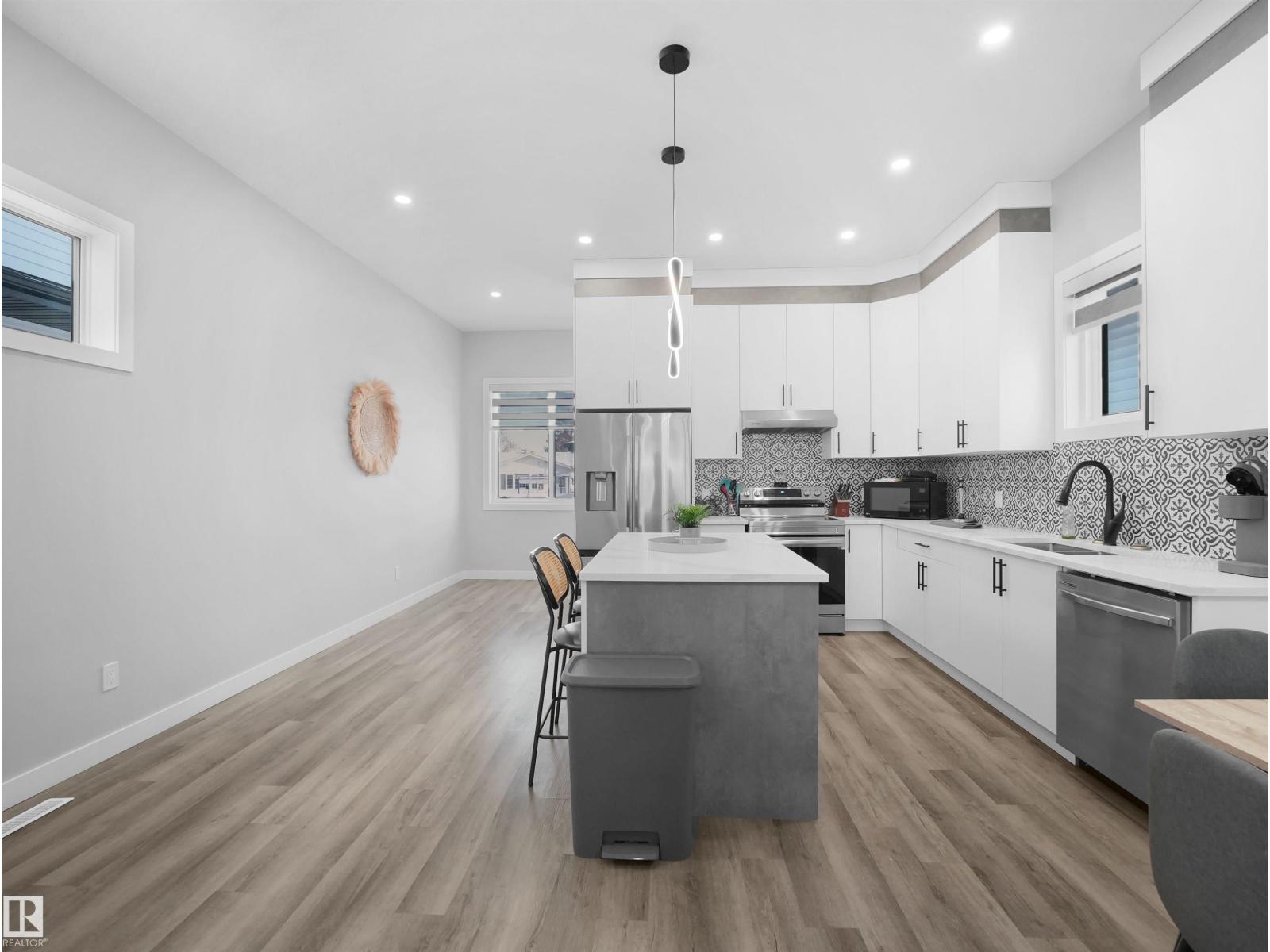 10913 159 St Nw, Edmonton, Alberta  T5P 3B9 - Photo 12 - E4471269