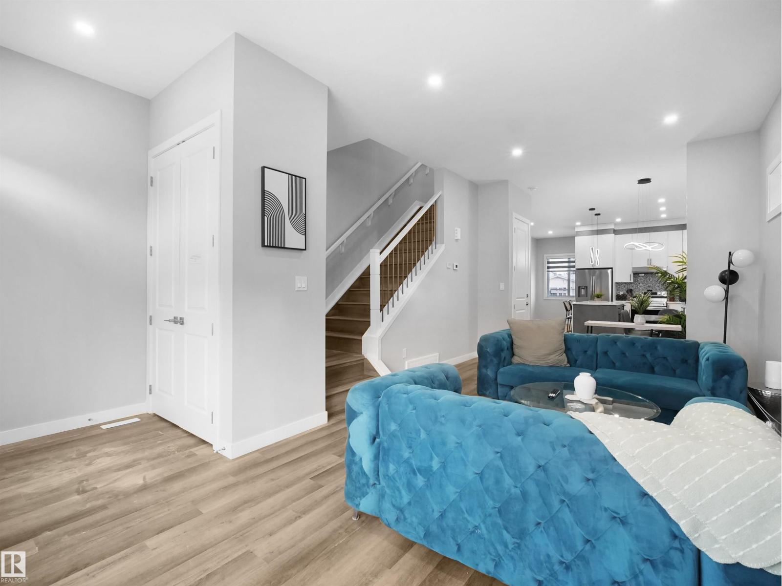 10913 159 St Nw, Edmonton, Alberta  T5P 3B9 - Photo 4 - E4471269