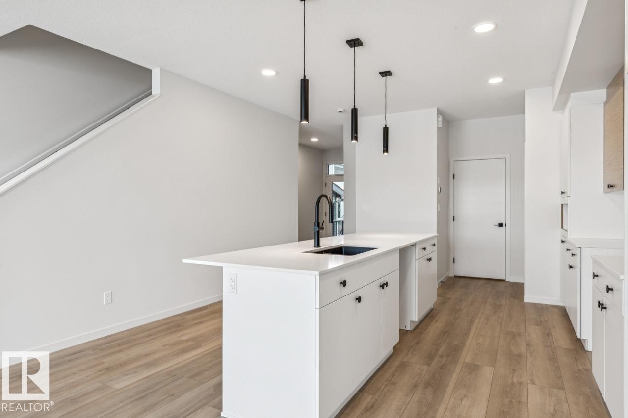 320 30 St Sw, Edmonton, Alberta  T6X 3C9 - Photo 8 - E4471276