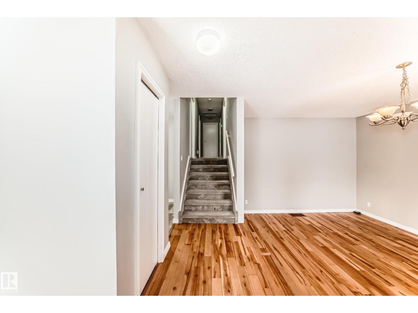 2928 49a St Nw, Edmonton, Alberta  T6L 2X1 - Photo 10 - E4471285