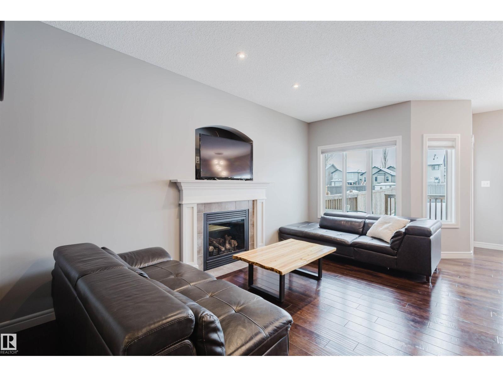 3921 167a Av Nw, Edmonton, Alberta  T5Y 0X9 - Photo 3 - E4471298