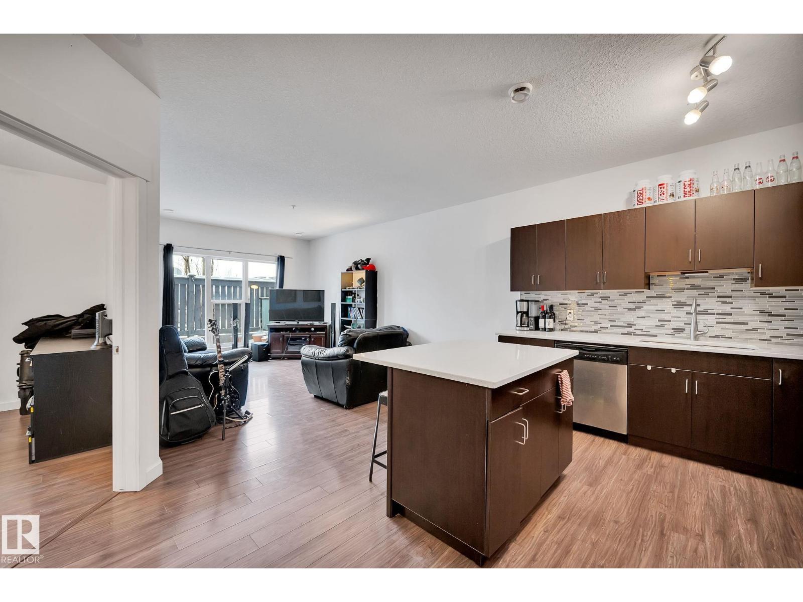 #109 10518 113 ST NW, Edmonton, Alberta