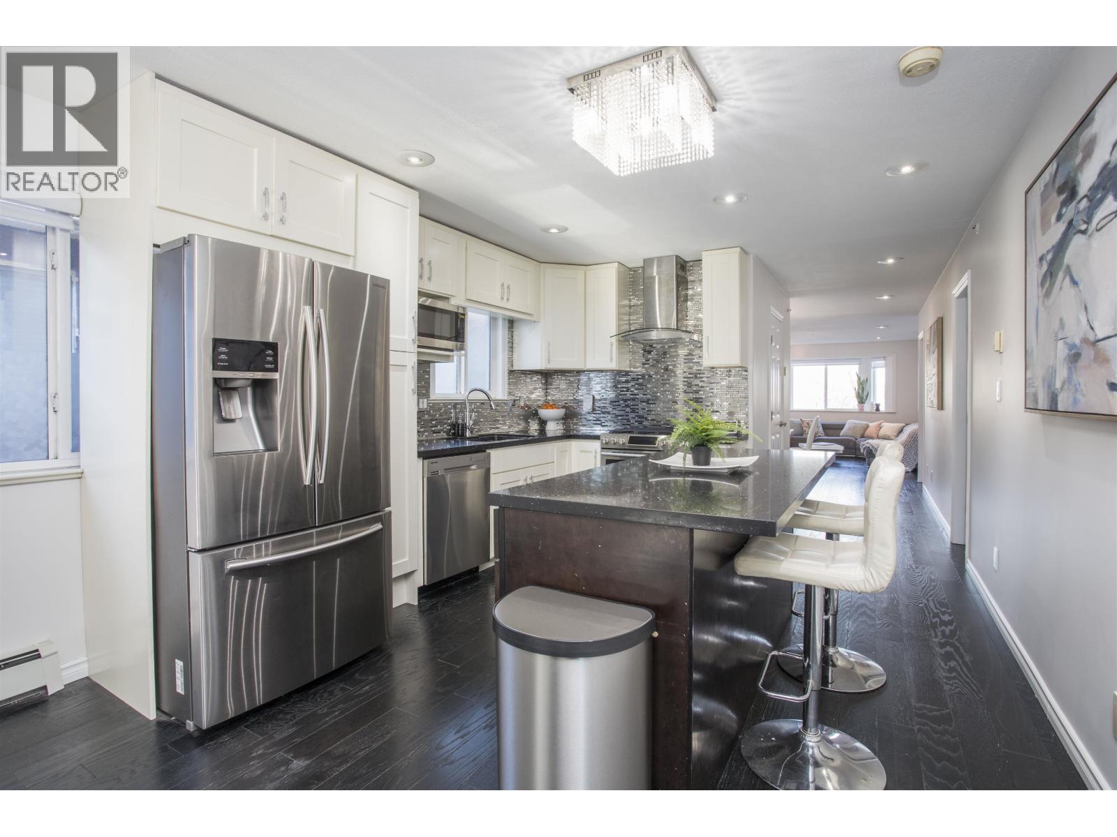 Listing Picture 9 of 32 : 1278 E 13TH AVENUE, Vancouver / 溫哥華 - 魯藝地產 Yvonne Lu Group - MLS Medallion Club Member