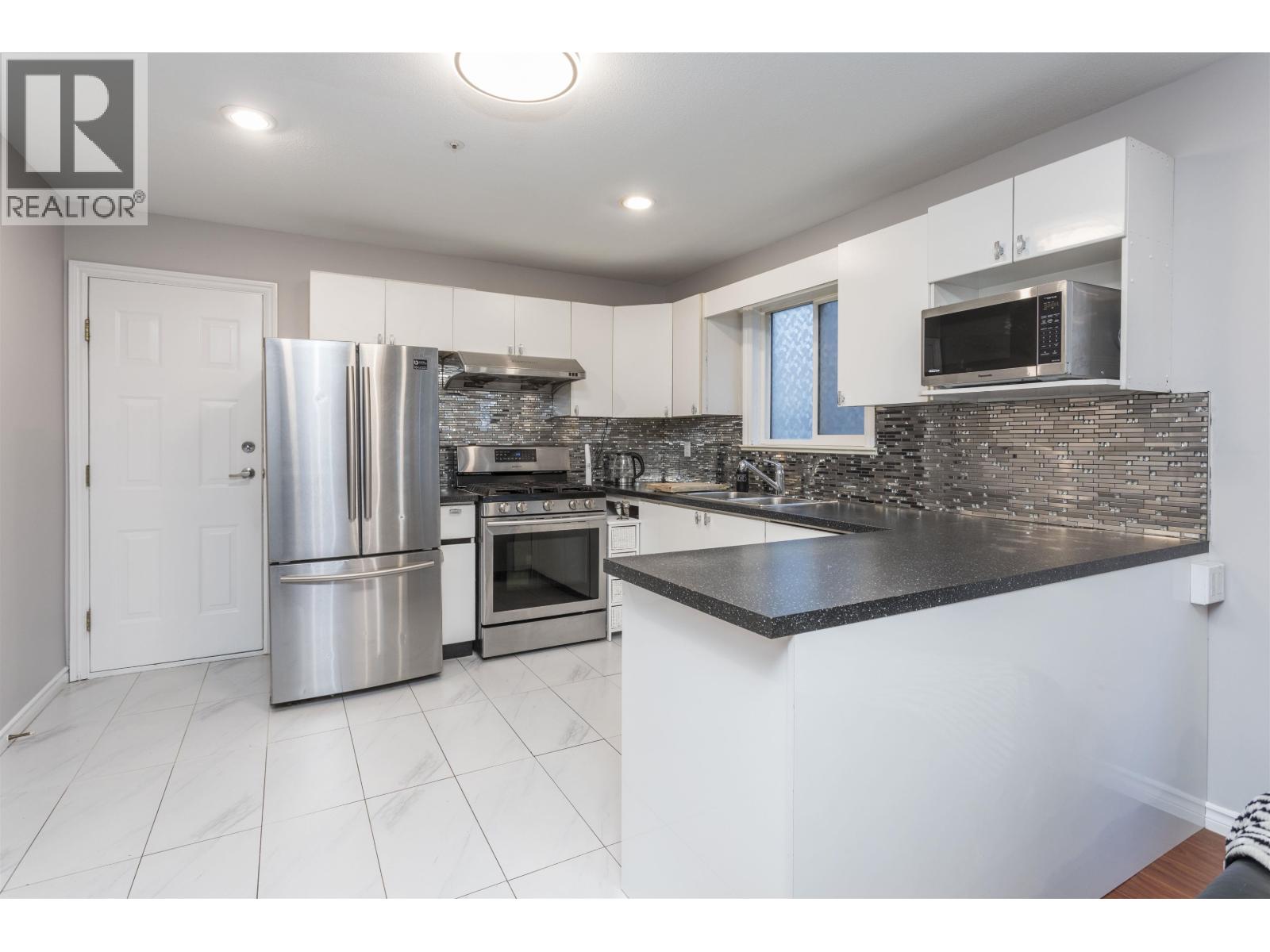 Listing Picture 24 of 32 : 1278 E 13TH AVENUE, Vancouver / 溫哥華 - 魯藝地產 Yvonne Lu Group - MLS Medallion Club Member