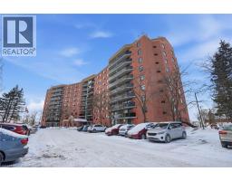 9 BONHEUR Court Unit# 808, Brantford, Ontario