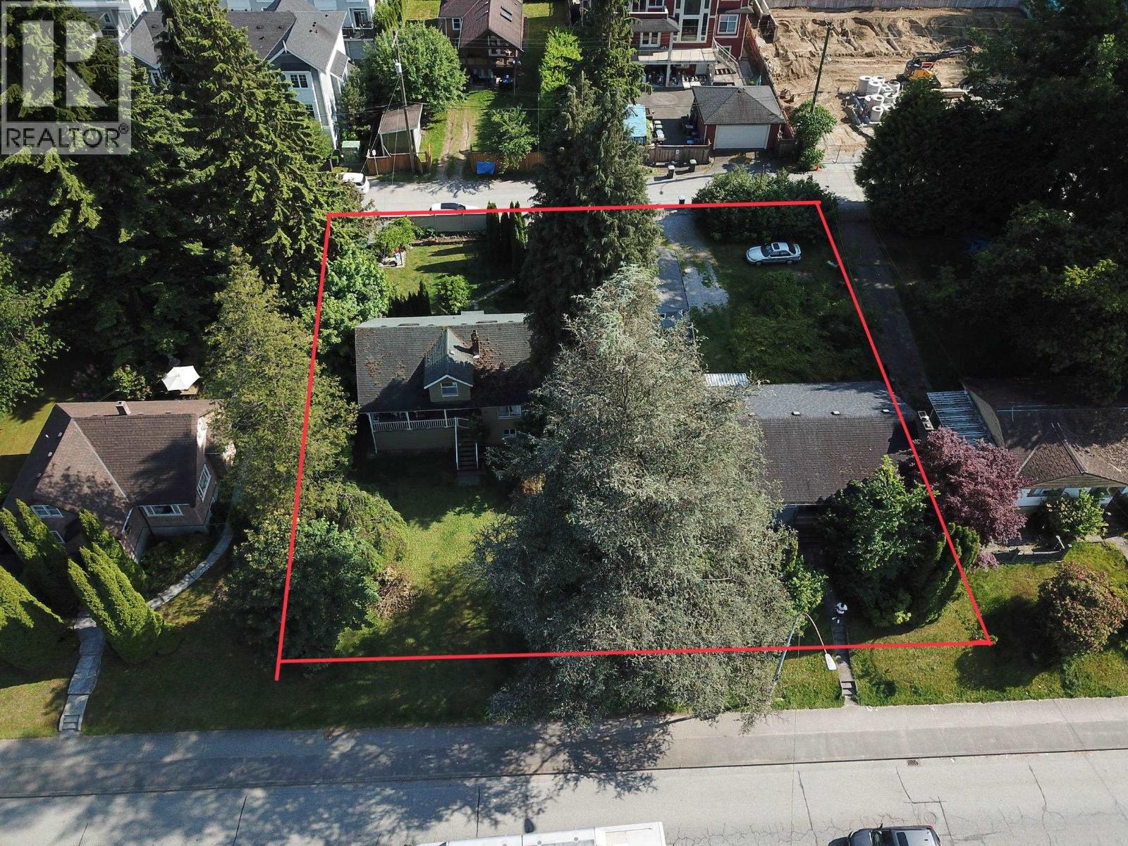 2813 St Johns Street, Port Moody, British Columbia  V3H 2B9 - Photo 1 - R3082188