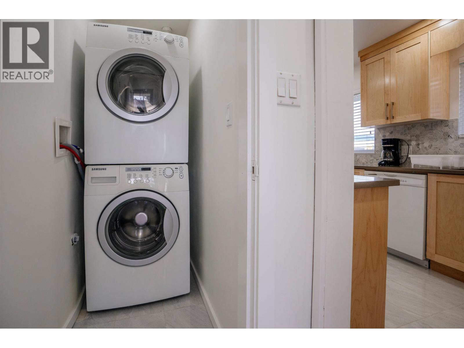 2813 St Johns Street, Port Moody, British Columbia  V3H 2B9 - Photo 8 - R3082188