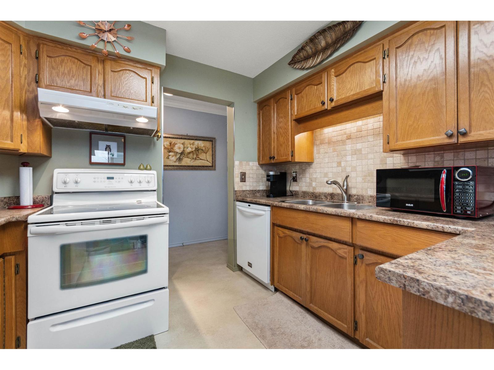 206 8725 Elm Drive, Chilliwack Proper South, Chilliwack, British Columbia V2P 4Y3 - Photo 2 - R3084150