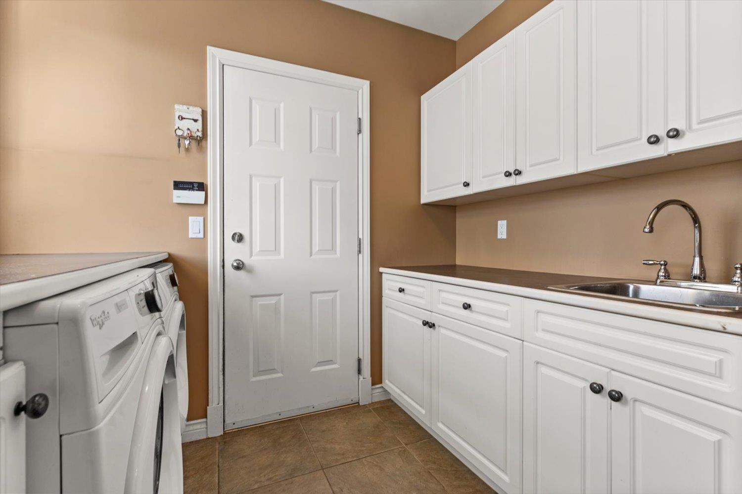 27797 Roundhouse Drive, Abbotsford, British Columbia  V4X 0A2 - Photo 18 - R3083475