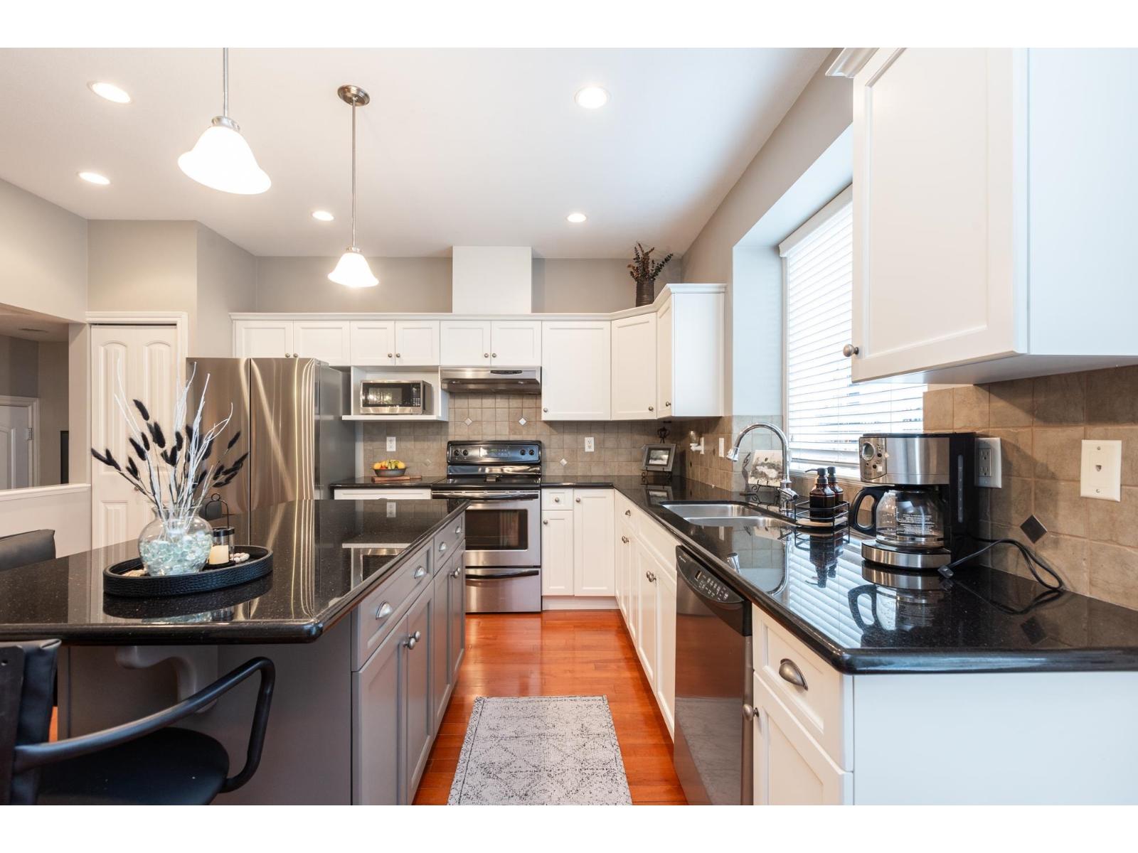 7016 179a Surrey Street, Surrey, British Columbia  V3S 7S4 - Photo 10 - R3083721